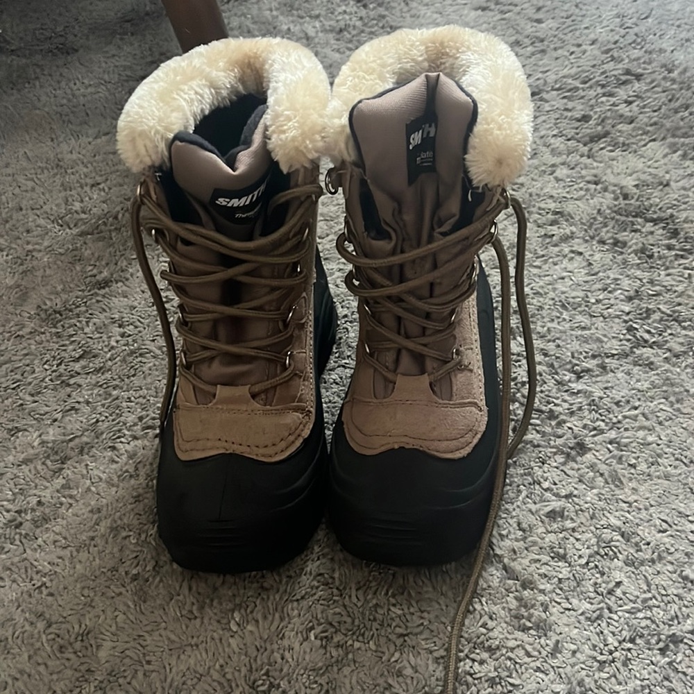 Smith’s Winter Boots Size 6